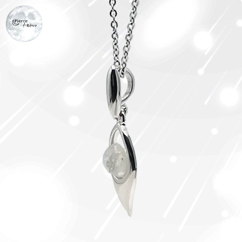 pendentif en argent rhodié et pierre de lune blanche pour femme
